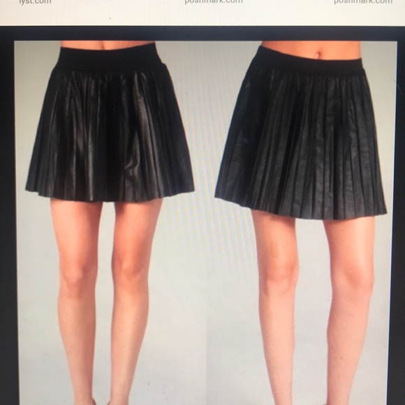 Parker pleated black leather mini skirt